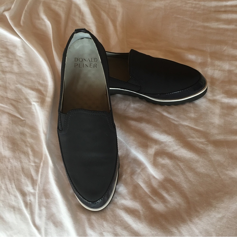 Donald Pliner Conner Platform Loafer Women’s Size 9 Navy Blue Toe SlipOn